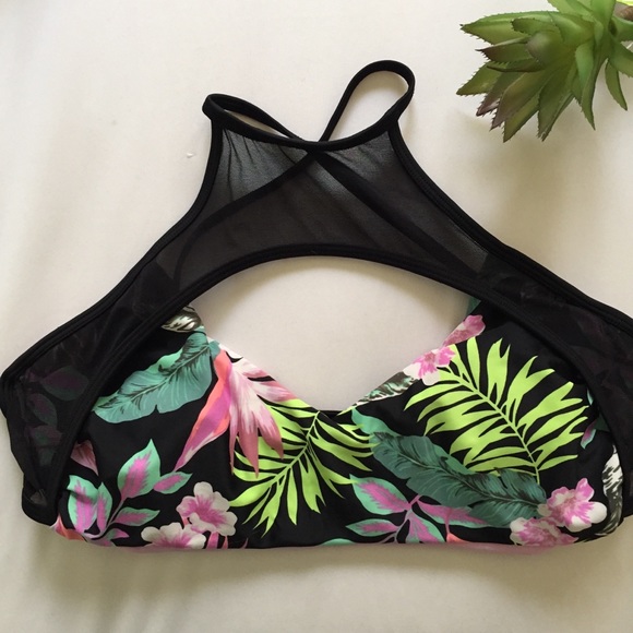 Swimsuit Bikini Top - Picture 1 of 4